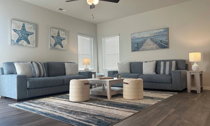 Southport Casa | Southport Seascape -3 miles to beach, perfect for a family-friends getaway!