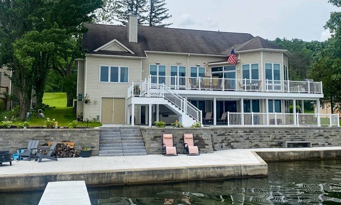 Honeoye Casa | Southwest Shores Chateau: Lakeside Family Getaway!