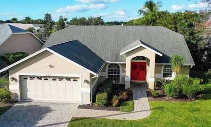 Crown Pointe Casa | Sovanita House Naples, FL with private heated pool