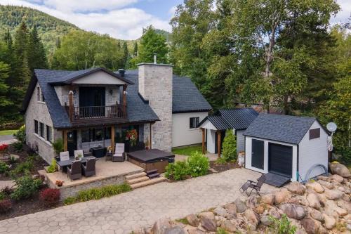 Saint-Brigitte-de-Laval Chalet De Esquí | Spa and river - Le Riverain