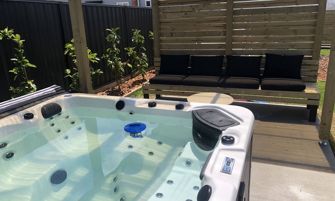Cessnock Casa | Spa in the valley