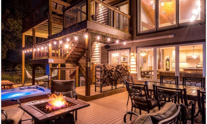 Miller Beach Casa | Compuesto completo, servicios con calidad de spa, se admiten perros, cerca de senderos, IN Dunes Nat’l Park