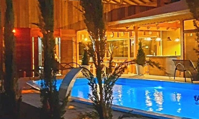 Itapoa Casa | SPA Rossett em Itapoá - Luxo e conforto c piscina, hidromassagem e cromoterapia, p 22 pessoas!