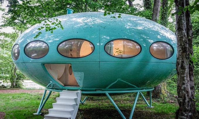 Nunney Cabina | Space Age Living - Futuro House at Marston Park