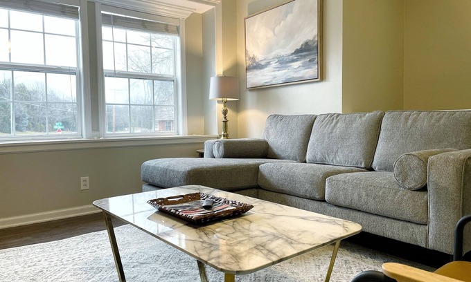 Nall Hills Casa | Space for the whole family!