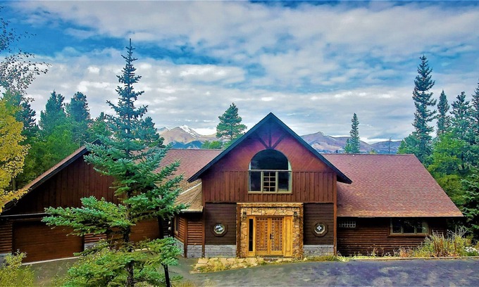 Woodmoor Cabina | Space Wrangler Lodge ~ Un refugio de montaña de lujo