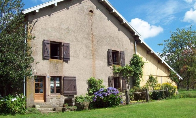 Fougerolles-Saint-Valbert Cabaña | Gran casa renovada con WIFI, ideal para familias