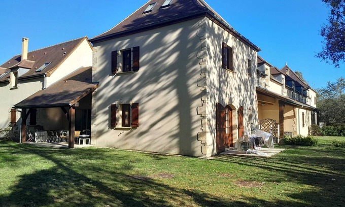 Brantome-en-Perigord Casa | Spacieuse maison Brantome ,10 pers, Jardin, BBQ, Parking couvert
