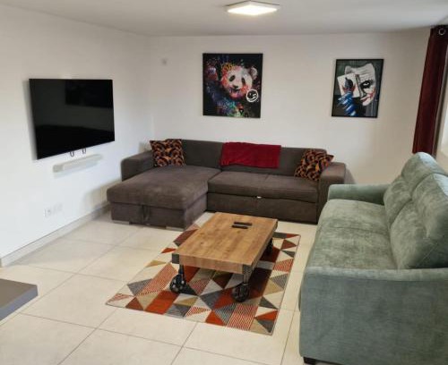 Grezieu-la-Varenne Apartamento | Spacieux et Calme avec parking gratuit