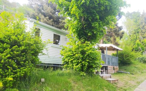 Saint-Sauveur-en-Rue Apartamento | Spacieux et Cosy Mobil-Home pour 6 à 25min de St Etienne et Annonay au sein d'un charmant Camping