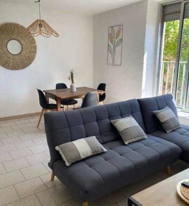 Entraigues-sur-la-Sorgue Apartamento | Spacieux 2 chambres, CLIM, parking prive ferme, LOCAL VELOS