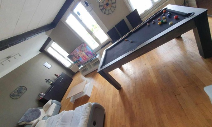 Verdun Apartamento | Spacieux - LITERIE HAUT DE GAMME - Billard - Fléchette -TV 65" - Netflix - Amazon Prime- LIT KING SIZE - 4 chambres - Jeux enfants - Terrasse - Barbecue - Géré par Presta-Zen'Services- Chez Aline