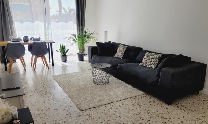 Hyeres City Centre Apartamento | Spacieux T4 rénové en plein cœur de Hyères idéal pour des vacances en famille