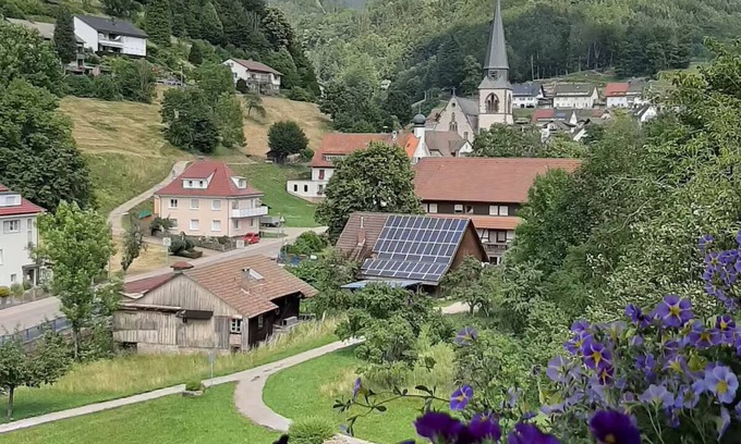 Bad Peterstal-Griesbach Apartamento | Spacious and quiet 'Ferienwohnung Schwarzwaldblick' with a picturesque view