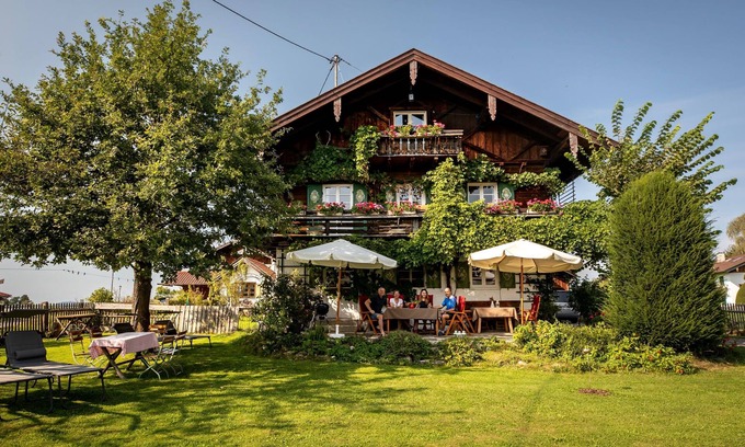 Seehausen am Staffelsee Otro | Spacious, renovated farmhouse in its own garden
