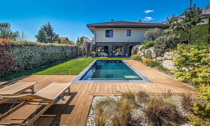 Saint-Nazaire-les-Eymes Casa | Spacious villa at the foot of the chartreuse 12p. 5 bedrooms, pool. mountain view