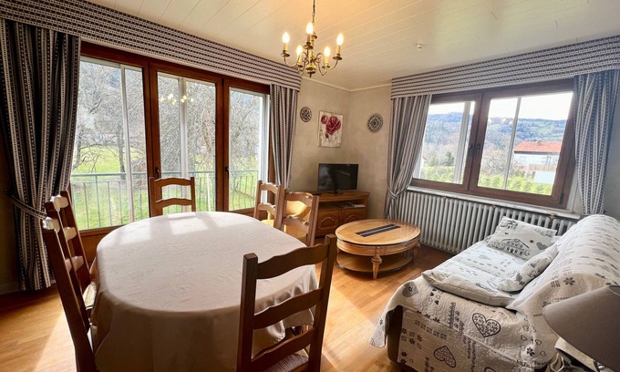 Saulxures-sur-Moselotte Cabaña | Casa Amplia con Todas las Comodidades Cerca del Lago y Estaciones de Esquí