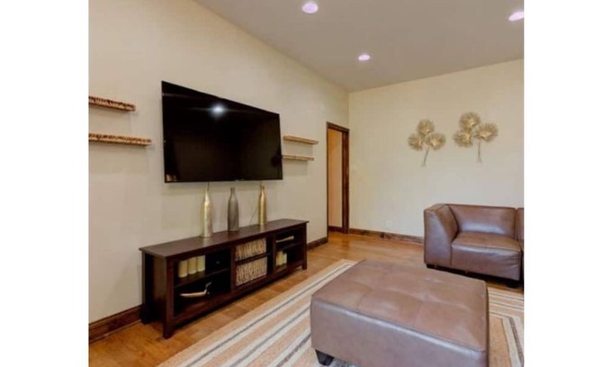 View Park-Windsor Hills Casa | Spacious Spanish-Style 4/3