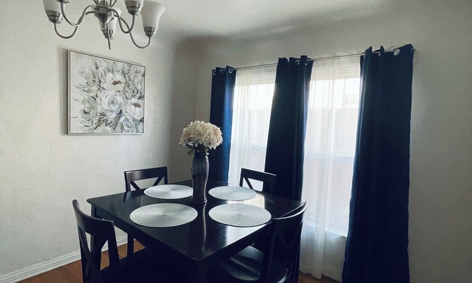 View Park-Windsor Hills Apartamento | Spacious Home in the Heart of Los Angeles