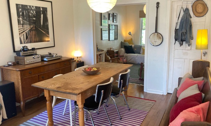 Little Portugal Apartamento | Spacious 1-bed home-from-home apt w/ garden. Little Portugal