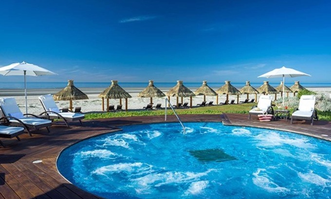 Sandy Beach Complejo | Spacious 1-Bedroom Suite with Kitchen and Balcony