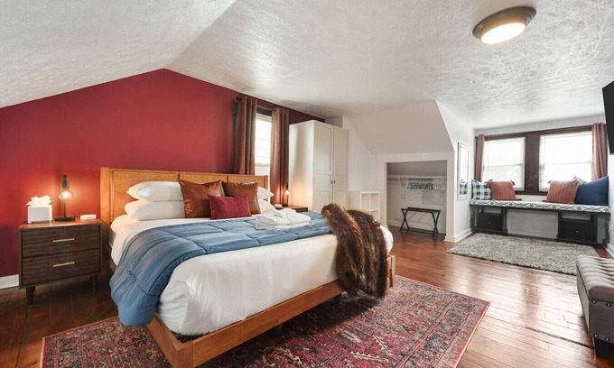 Millvale Apartamento | Spacious 1 bedroom Close to Downtown and Stadiums