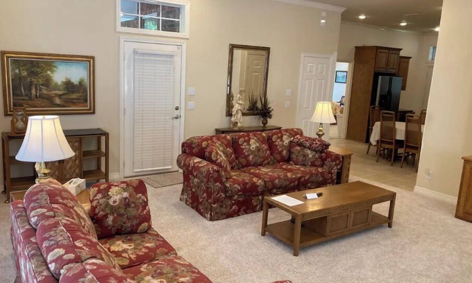 Flint Casa | Spacious 1-Bedroom Guesthouse in the Woods