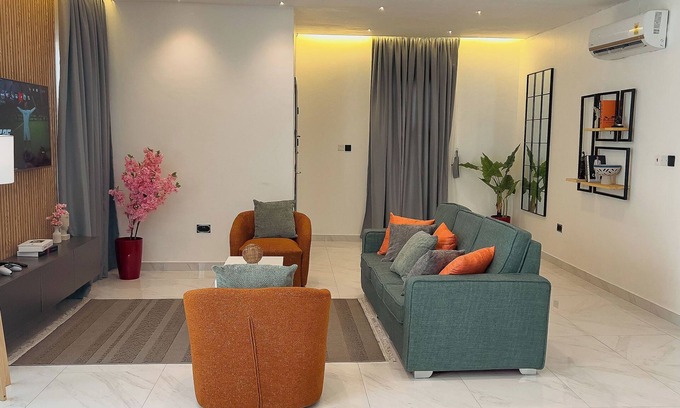 Santeo Casa | Spacious 1-bedroom home with WiFi, AC, Games, Patio & More