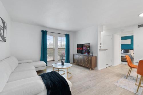 West Campus Apartamento | Spacious 1 Br Apt Next 2 Dwntown