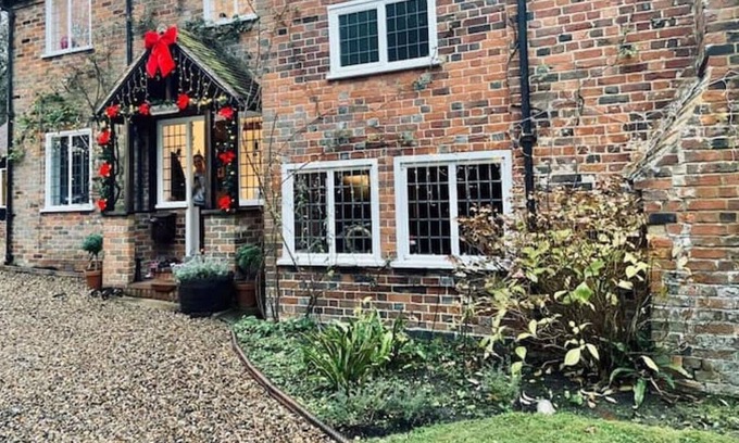 Warren Row Casa | Spacious, 1790's Beckfords Cottage by the Forest