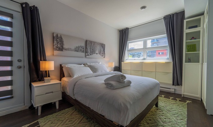 Latin Quarter Apartamento | Spacious 1BR Condo, work&play in Montréal