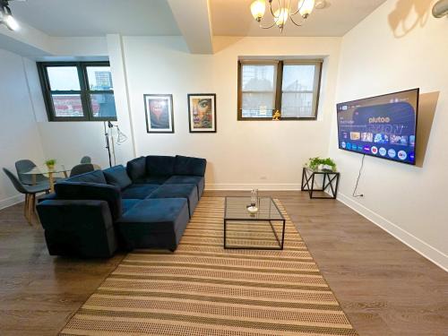 Near South Side Apartamento | Spacious 1BR with Optional Parking Near McCormick Place, Field Museum, Adler Planetarium, & Shedd Aquarium