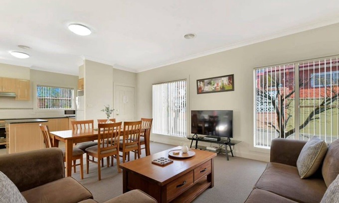 Orange Villa | Spacious 2 Bed, 2 Bath Villa│ CBD Location, Walk Everywhere