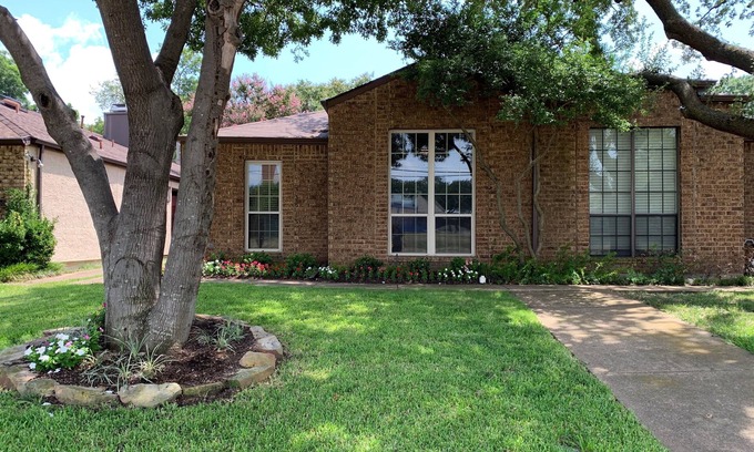 Lower Greenville Casa | Spacious 2 bed/2bath Beautifully Updated in Lower Greenville/Lakewood