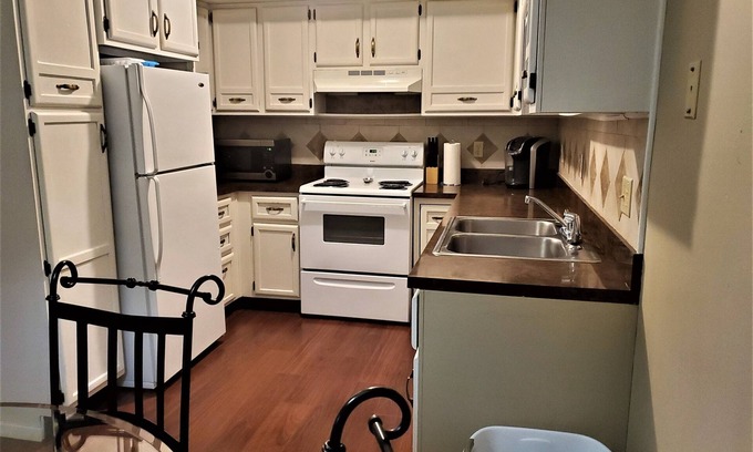 Bloomington Condominio | Spacious 2 Bed Condo, Pet Friendly