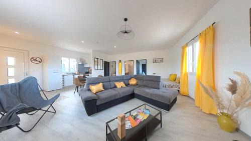 Nezignan-L'Eveque Apartamento | Spacious 2 bedroom Apartment with Garden Near Pezenas