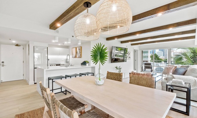 Waikiki Condominio | Spacious 2 Bedroom 2 Bathroom City View Condo at the Ilikai Hotel