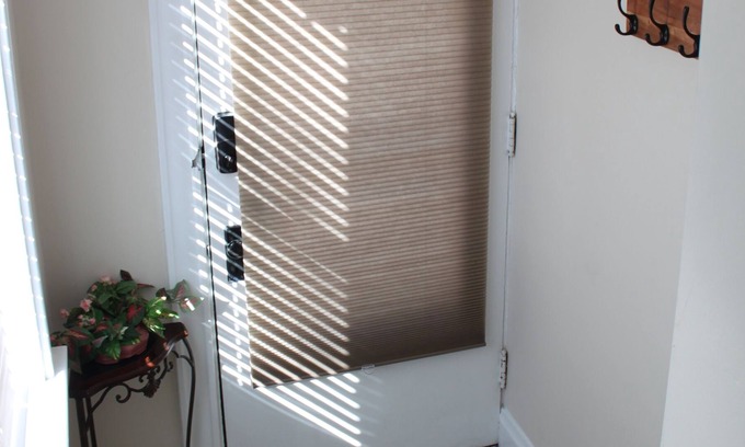 Roselawn Finance Apartamento | Spacious 2 Bedroom Apartment w/ Off-Street Parking