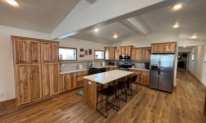 Kamas Casa | Spacious 2 Bedroom Apartment Minutes from Park City Attractions