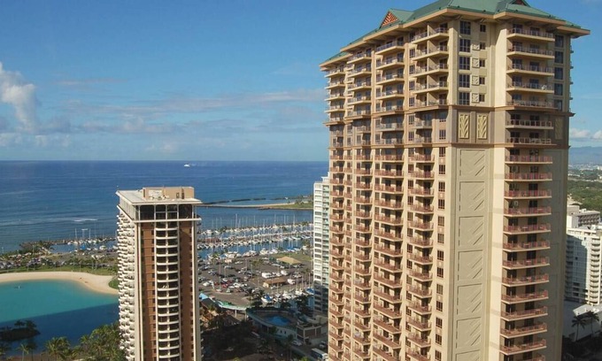 Waikiki Villa | Spacious 2 bedroom at the gorgeous Hilton Grand Waikikian
