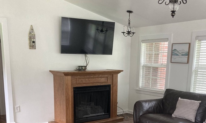 Canfield Casa | Spacious 2 bedroom getaway, bring the whole family.
