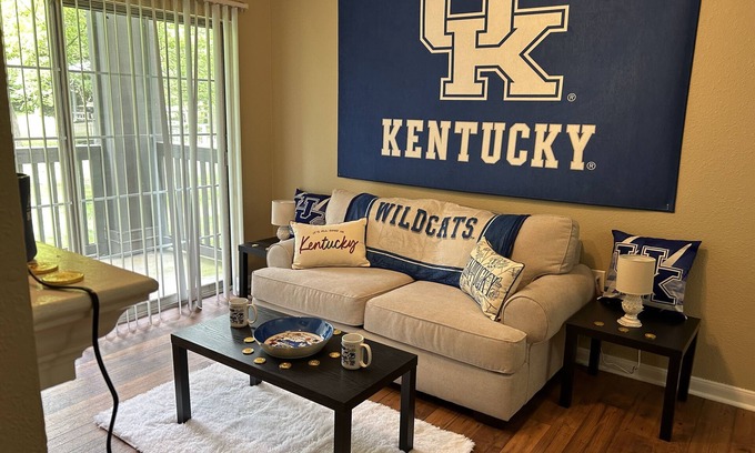 Lexington Apartamento | Spacious 2 bedroom home, close to UK/Keeneland/Fayette Mall/Summit at Fritz Farm