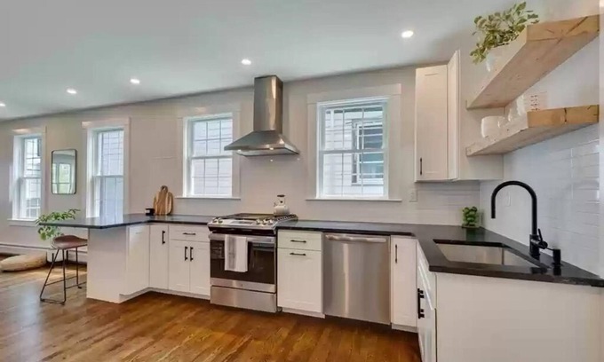 Winter Hill Apartamento | Spacious 2-Bedroom in Somerville