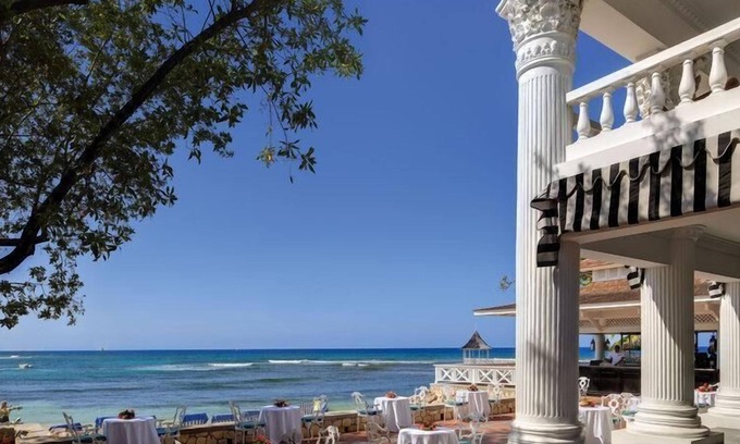 Montego Bay Complejo | Spacious 2 bedroom suite, kitchenette, large private balcony,ocean views