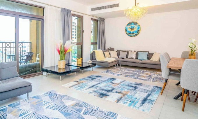 Umm Suqeim 3 Apartamento | Spacious 2-Bedroom + Maids' Room, Facing Burj Al Arab & Steps from the Beach