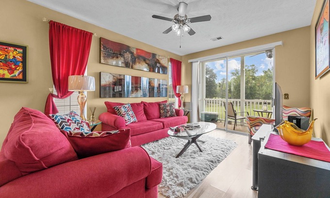 Carolina Forest Apartamento | Spacious 2 Bedroom Condo with Golf Course Views! Sleeps 4 Guests! River Oaks 48-D