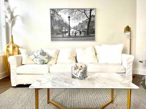 Marina del Rey Apartamento | Spacious 2 Bedroom Venice Beach Villa
