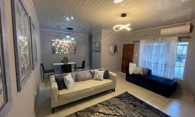 Lusaka Apartamento | Spacious 2 Bedroomed Semi-detached Fully Furnished Apartment Num01