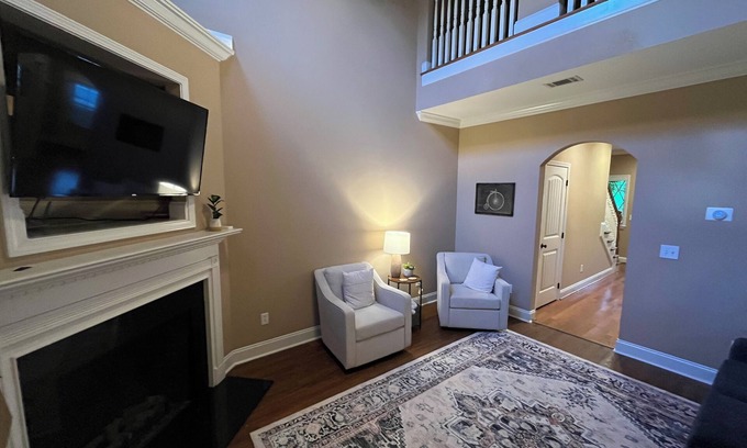 Auburn - Opelika Casa | Spacious 2 BR/2.5 BA Townhome, 3 mi from Campus