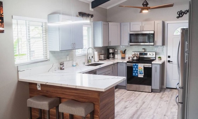 Waianae Casa | Spacious 2 BR Beach House with King Suite